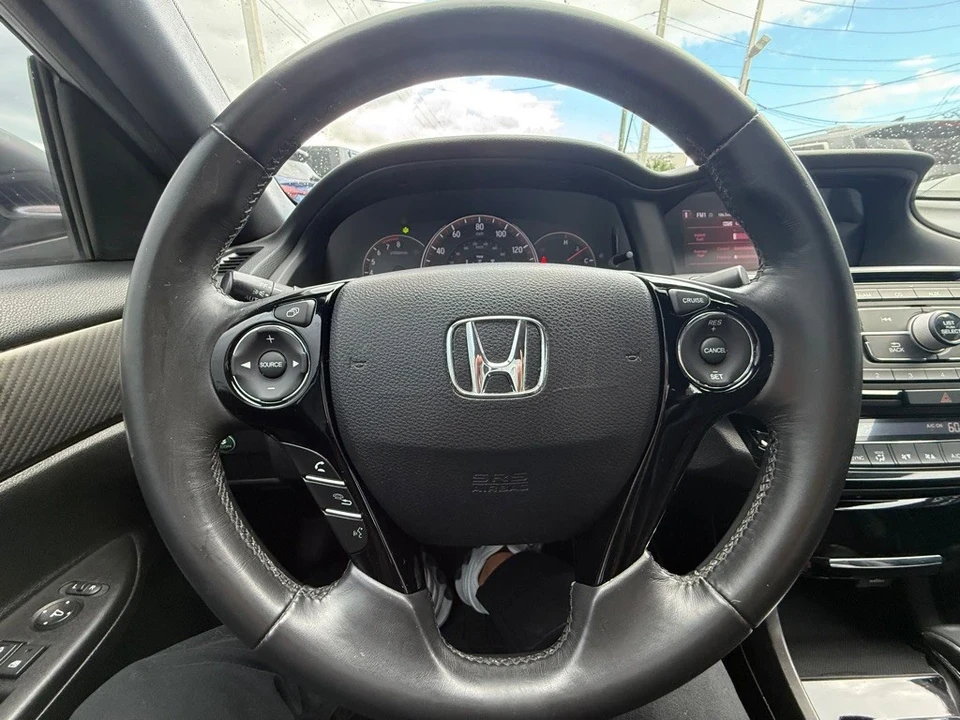 2016 Honda Accord 9th Gen - Image 15 of 21