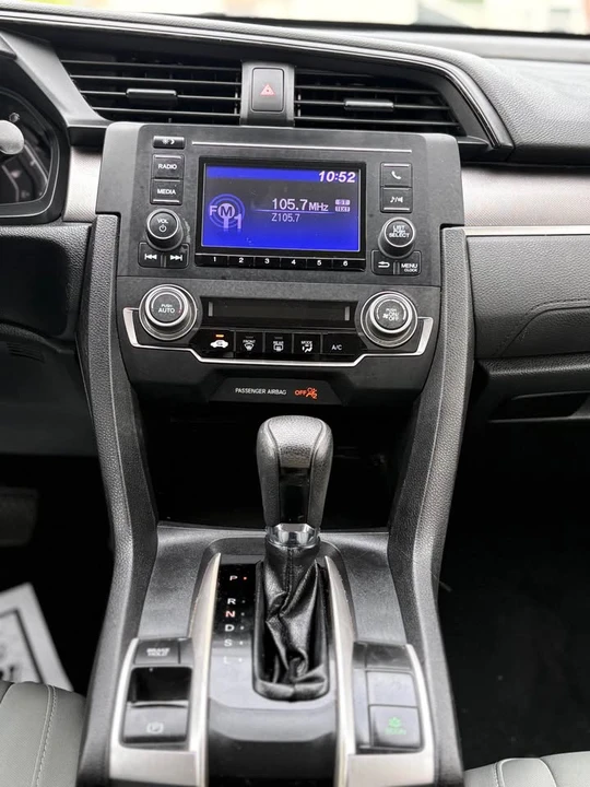 2016 Honda Civic 10th Gen - Image 9 of 10
