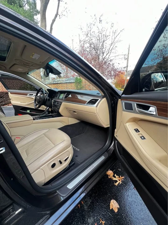 2016 Hyundai Genesis - Image 2 of 6