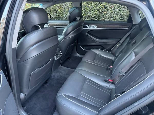2016 Hyundai Genesis - Image 11 of 16
