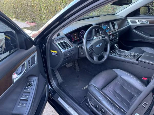 2016 Hyundai Genesis - Image 12 of 16