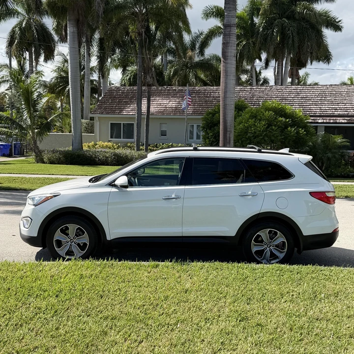 2016 Hyundai Santa Fe - Image 7 of 12