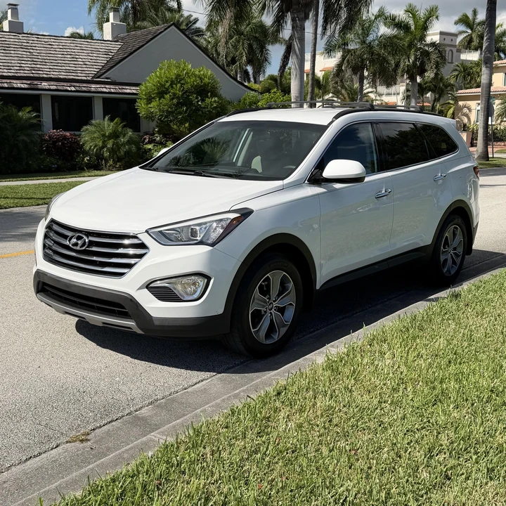 2016 Hyundai Santa Fe - Image 6 of 12