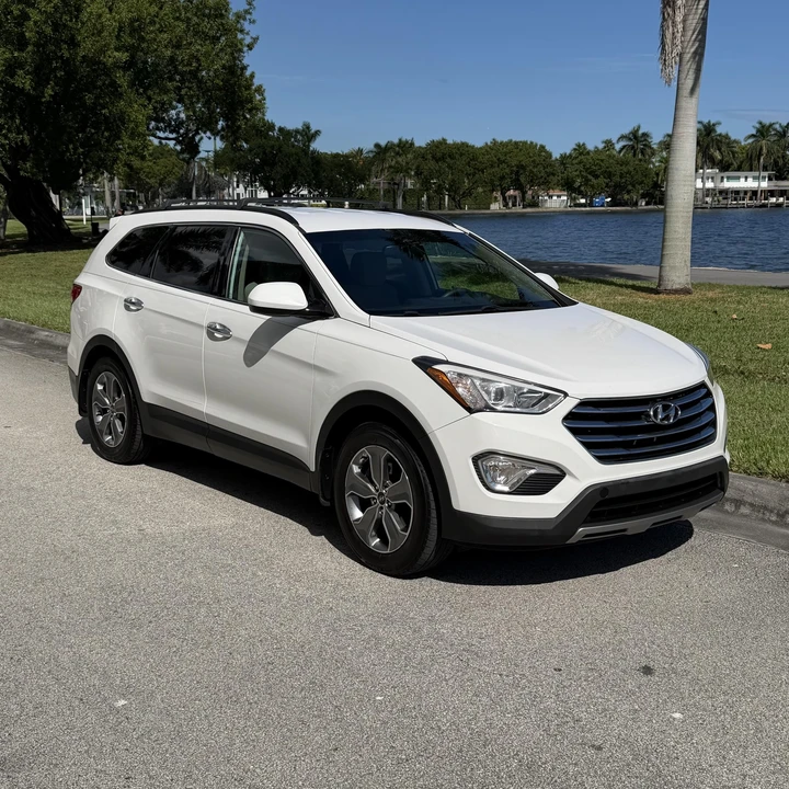 2016 Hyundai Santa Fe - Image 2 of 21