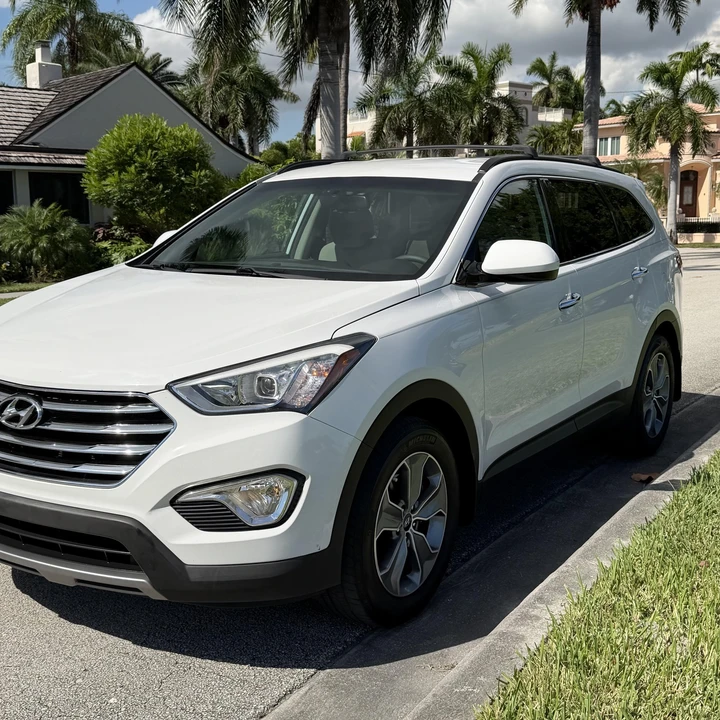 2016 Hyundai Santa Fe - Image 5 of 21
