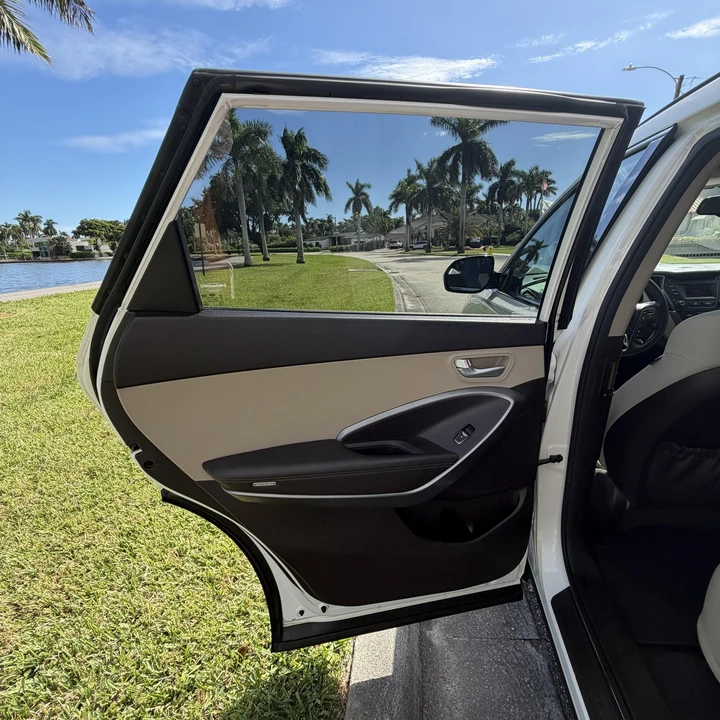2016 Hyundai Santa Fe - Image 14 of 21