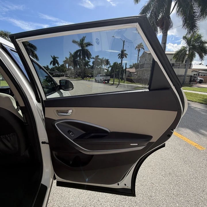 2016 Hyundai Santa Fe - Image 15 of 21
