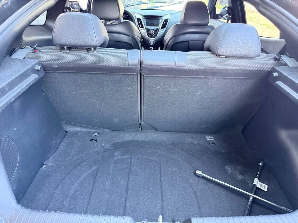 2016 Hyundai Veloster - Image 3 of 10