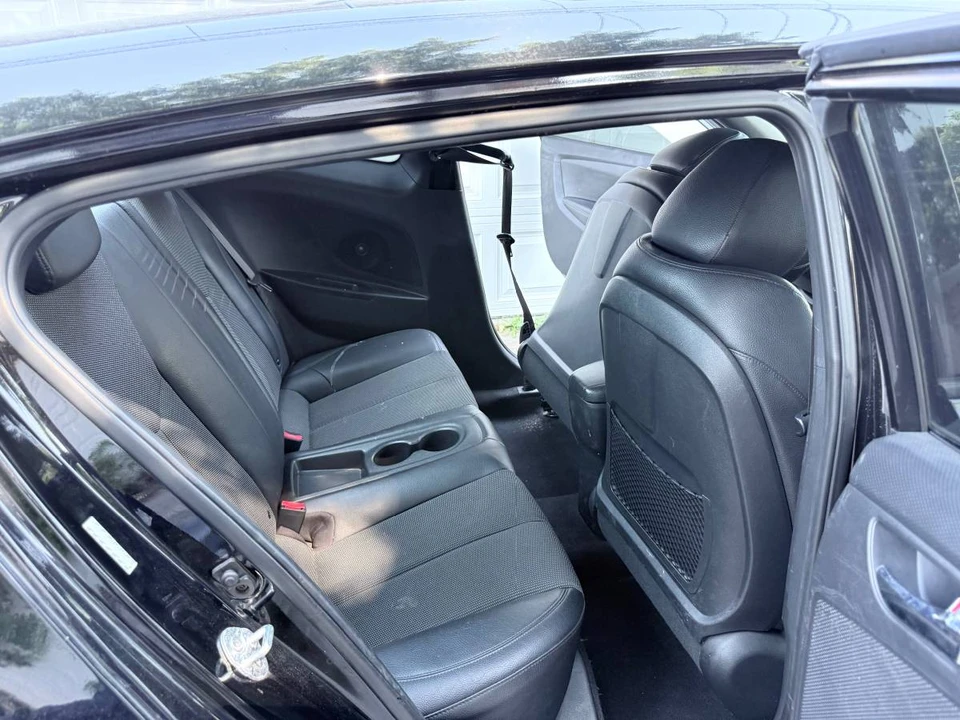 2016 Hyundai Veloster - Image 16 of 19