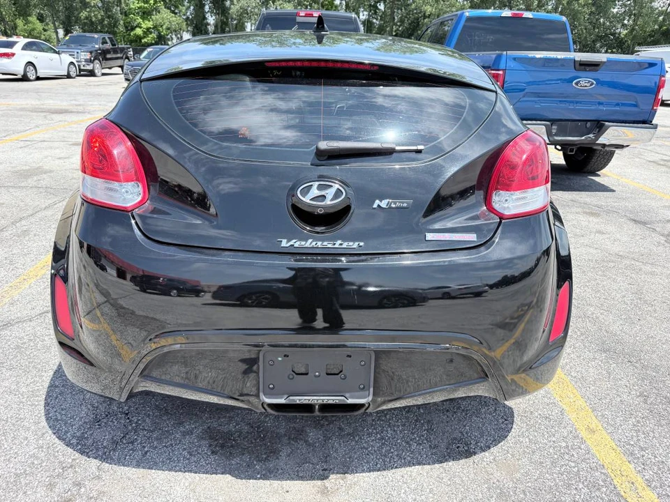 2016 Hyundai Veloster - Image 9 of 10