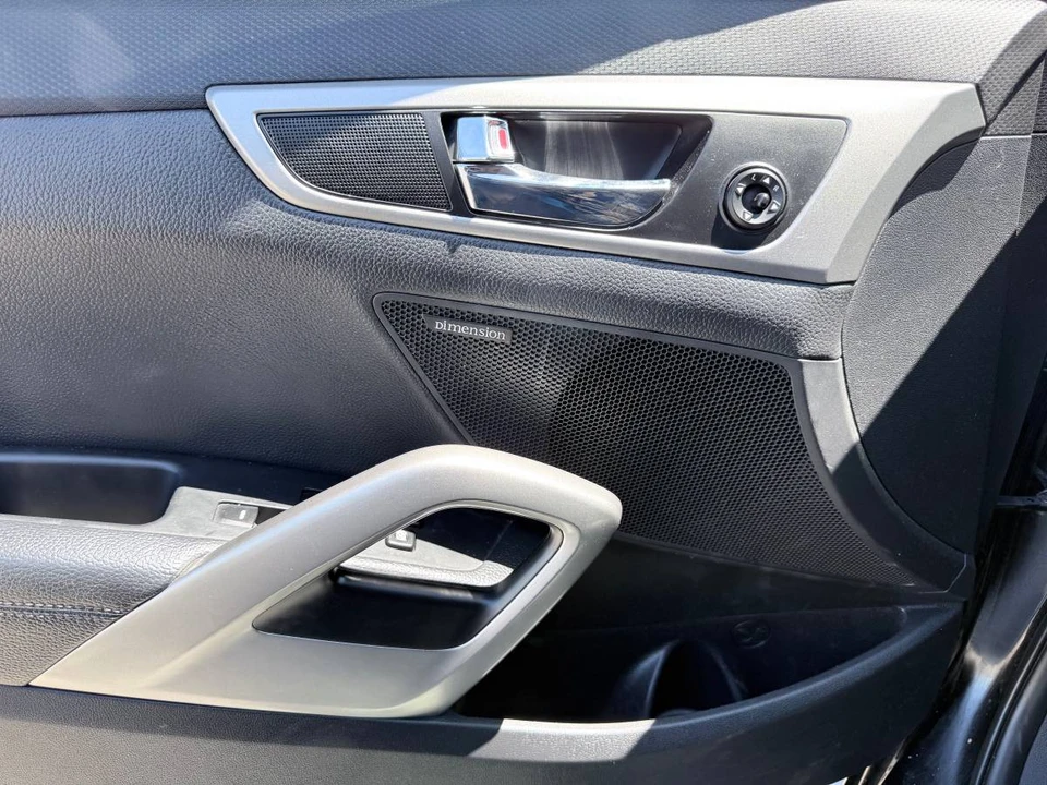 2016 Hyundai Veloster - Image 6 of 10