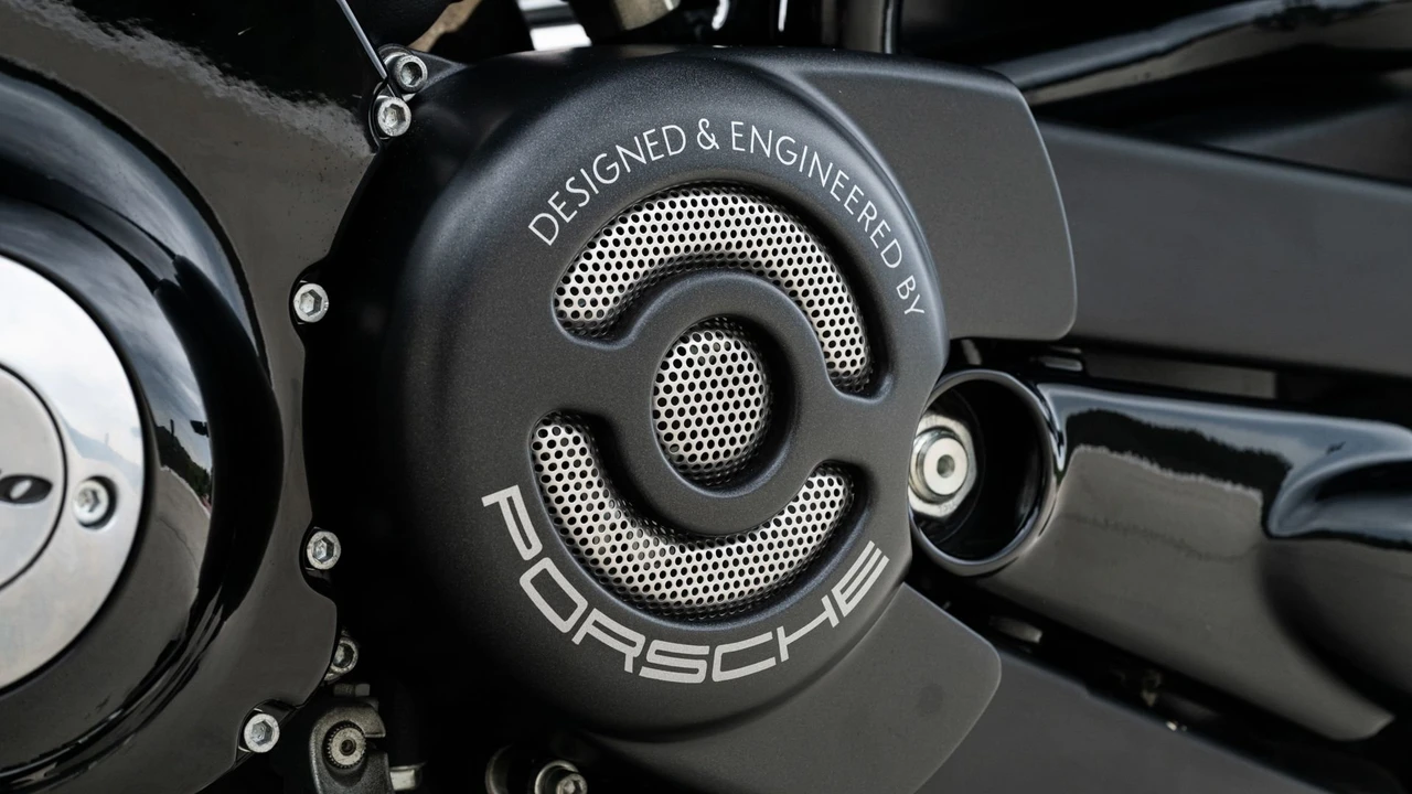 2016 Harley-Davidson V-Rod - Image 2 of 30
