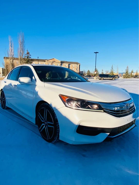 2016 Honda Accord 9th Gen - Image 9 of 15