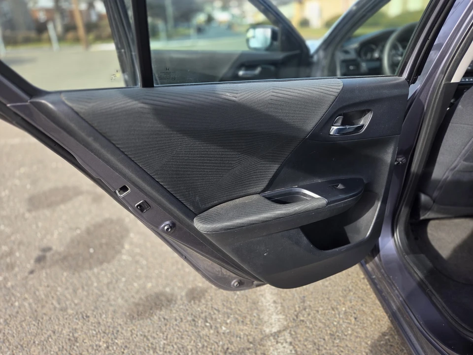 2016 Honda Accord 9th Gen - Image 16 of 21