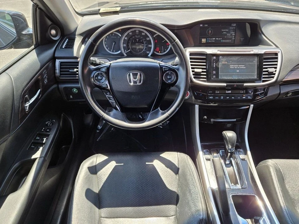 2016 Honda Accord 9th Gen - Image 9 of 19