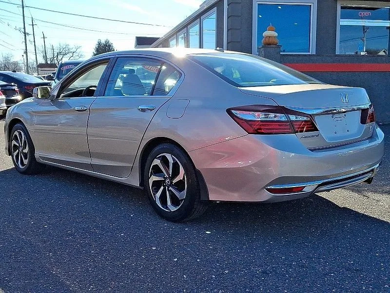 2016 Honda Accord 9th Gen - Image 5 of 12