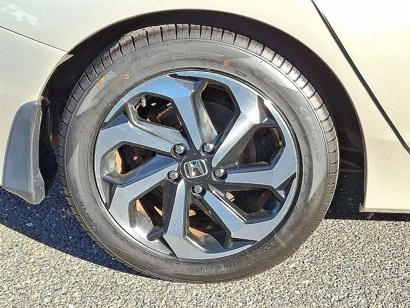 2016 Honda Accord 9th Gen - Image 9 of 12