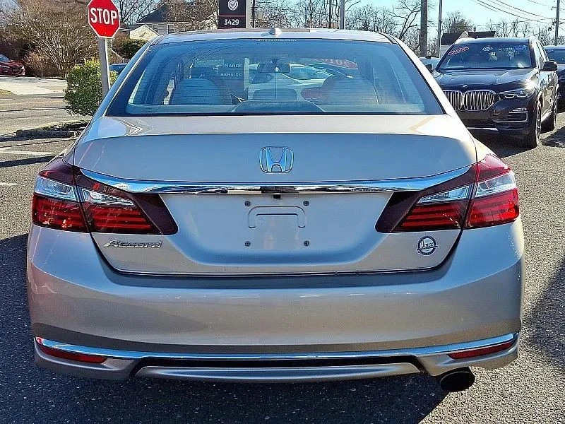2016 Honda Accord 9th Gen - Image 6 of 12