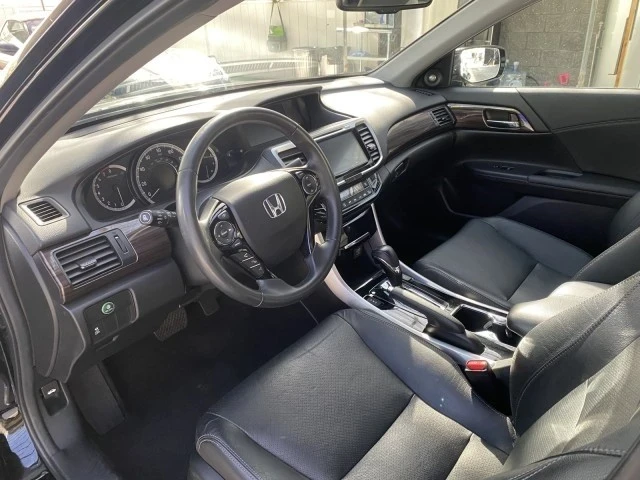 2016 Honda Accord 9th Gen - Image 19 of 21