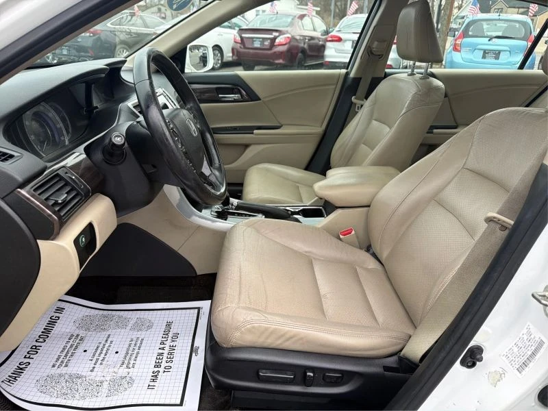 2016 Honda Accord 9th Gen - Image 9 of 12