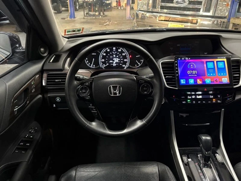 2016 Honda Accord 9th Gen - Image 11 of 12