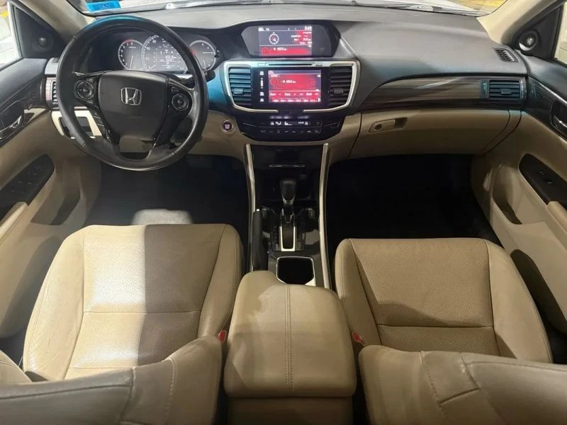 2016 Honda Accord 9th Gen - Image 8 of 12