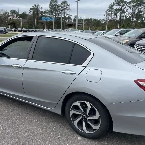 2016 Honda Accord 9th Gen - Image 6 of 12