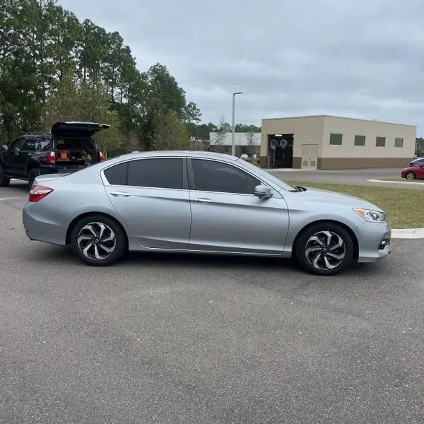 2016 Honda Accord 9th Gen - Image 10 of 12