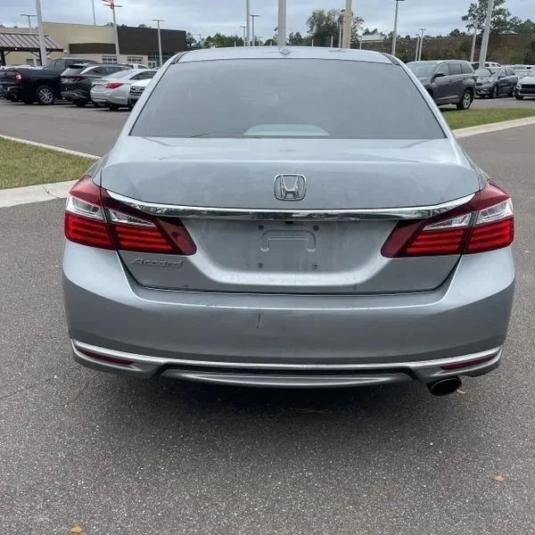 2016 Honda Accord 9th Gen - Image 7 of 12