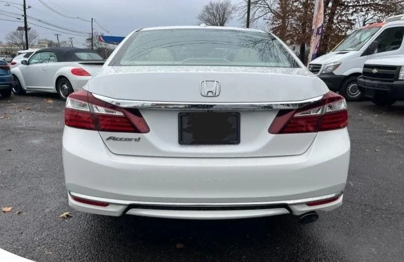 2016 Honda Accord 9th Gen - Image 7 of 12