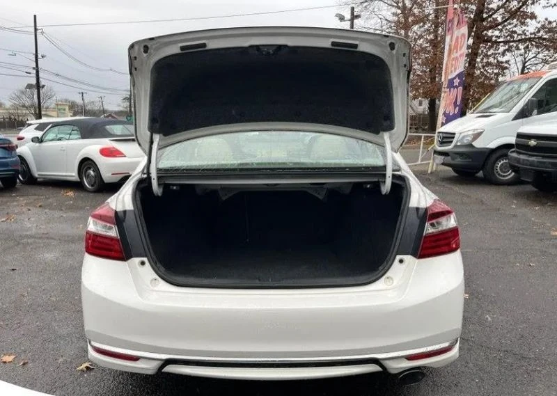2016 Honda Accord 9th Gen - Image 8 of 12