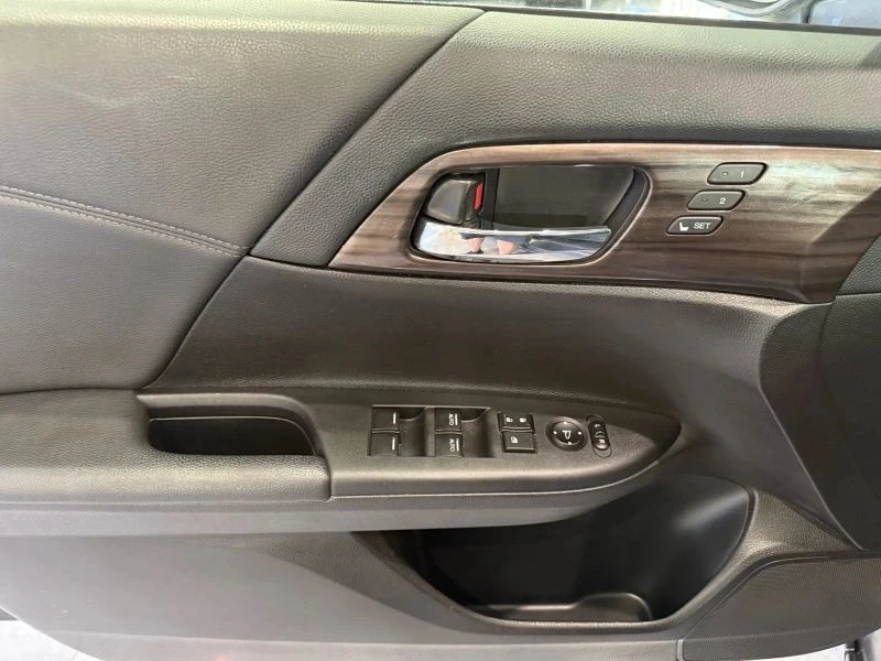 2016 Honda Accord 9th Gen - Image 8 of 12