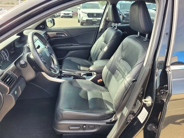 2016 Honda Accord 9th Gen - Image 10 of 21