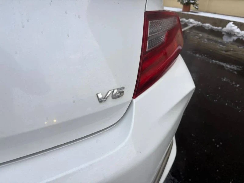 2016 Honda Accord 9th Gen - Image 9 of 12