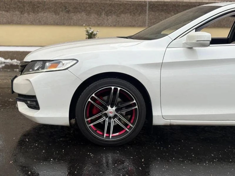 2016 Honda Accord 9th Gen - Image 8 of 12