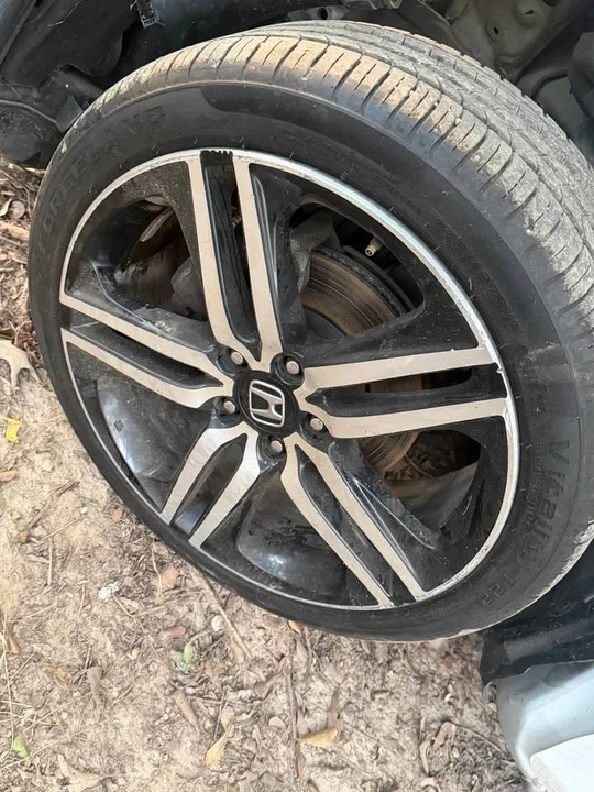 2016 Honda Accord 9th Gen - Image 5 of 12