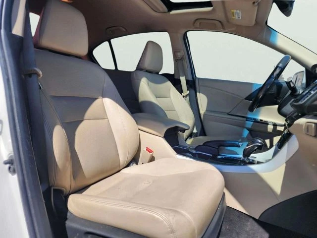 2016 Honda Accord 9th Gen - Image 13 of 21