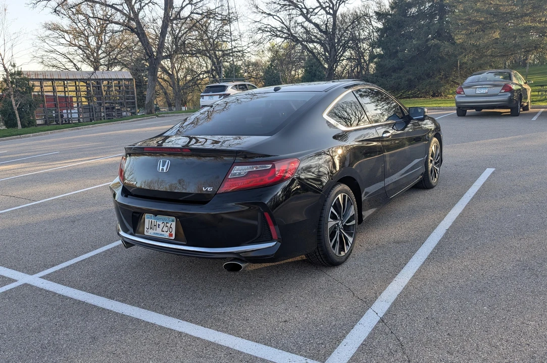 2016 Honda Accord 9th Gen - Image 7 of 31