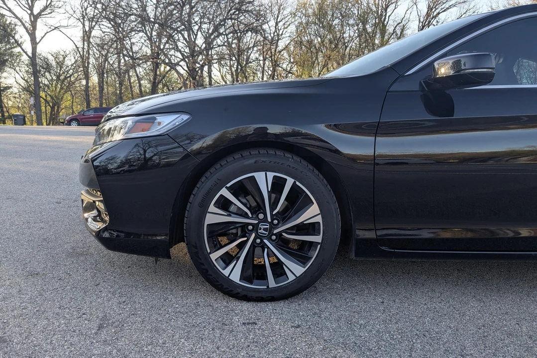 2016 Honda Accord 9th Gen - Image 16 of 31