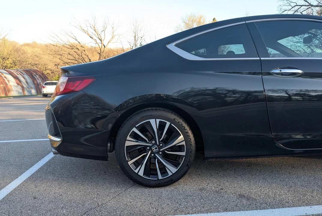 2016 Honda Accord 9th Gen - Image 18 of 31