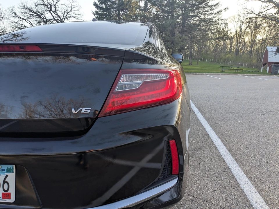 2016 Honda Accord 9th Gen - Image 14 of 31
