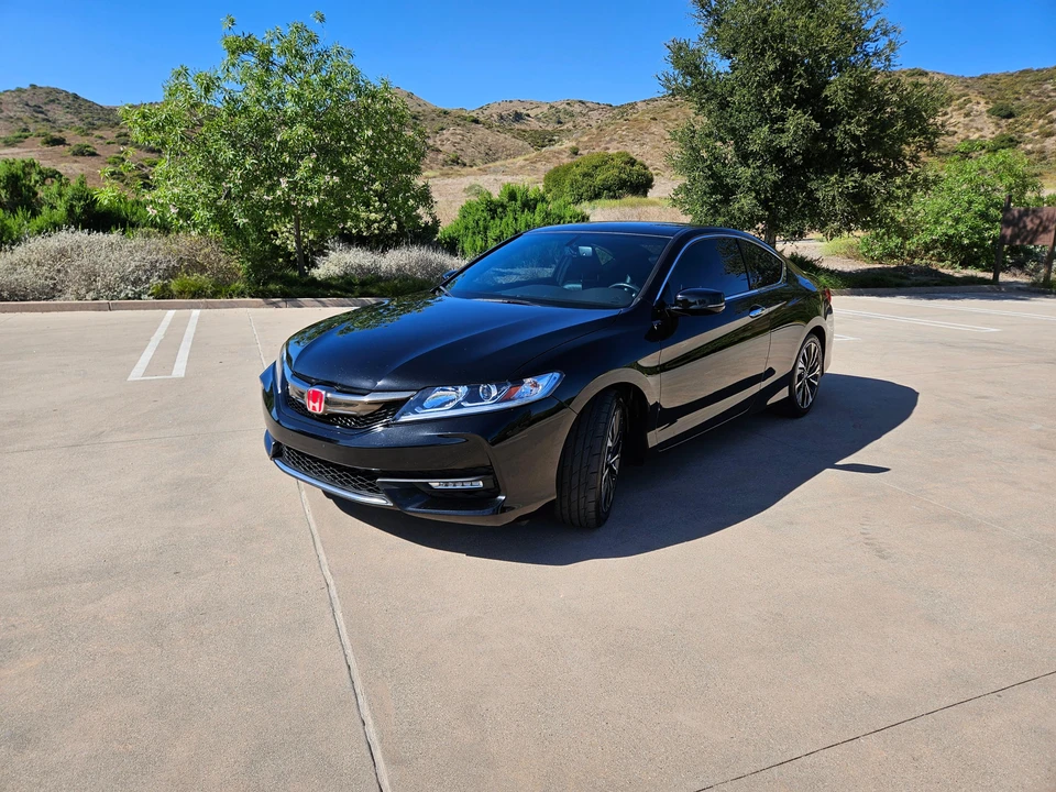 2016 Honda Accord 9th Gen - Image 10 of 31