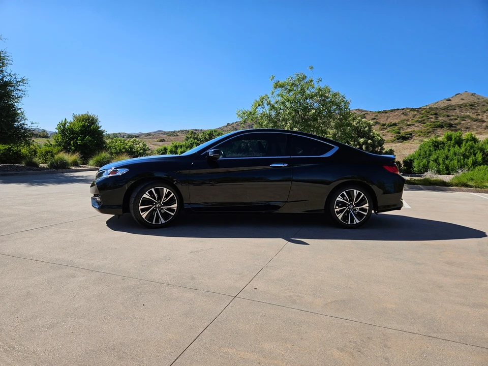 2016 Honda Accord 9th Gen - Image 15 of 31