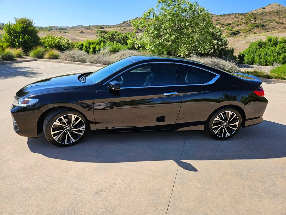 2016 Honda Accord 9th Gen - Image 16 of 31