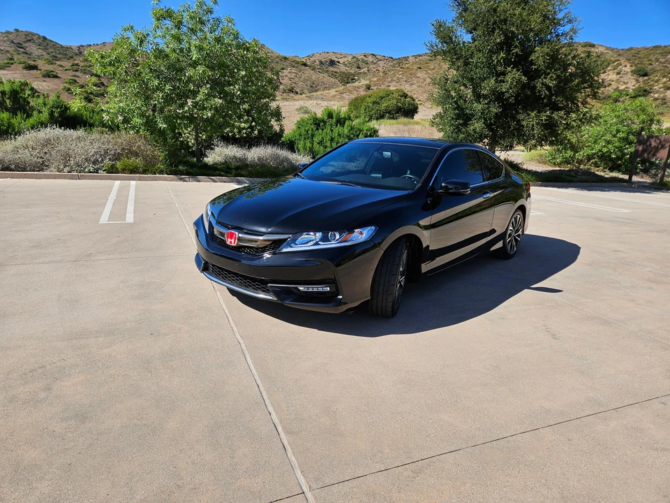 2016 Honda Accord 9th Gen - Image 9 of 31