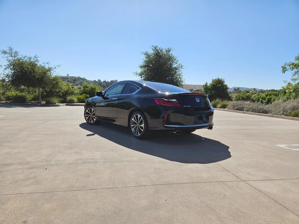 2016 Honda Accord 9th Gen - Image 18 of 31