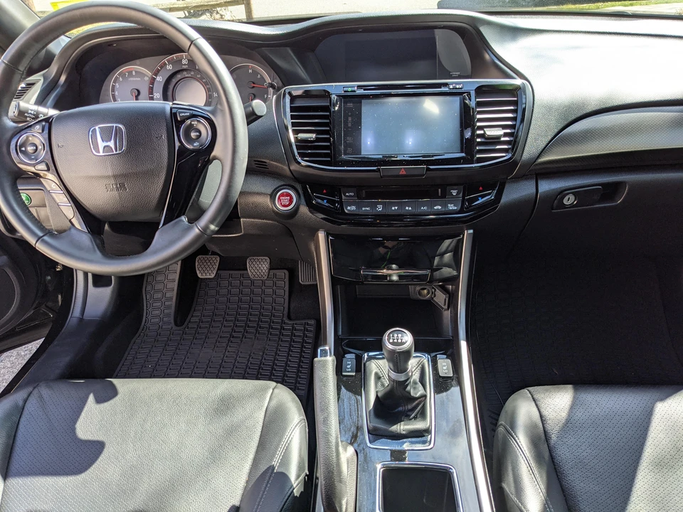 2016 Honda Accord 9th Gen - Image 27 of 31