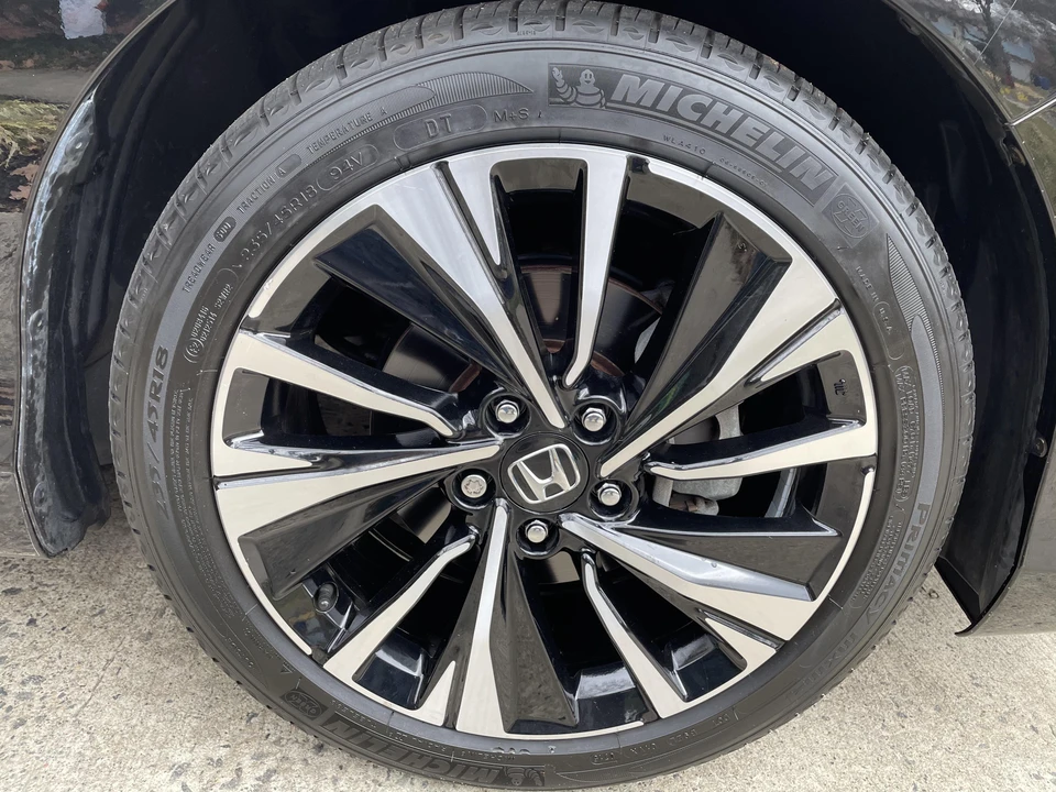 2016 Honda Accord 9th Gen - Image 16 of 31