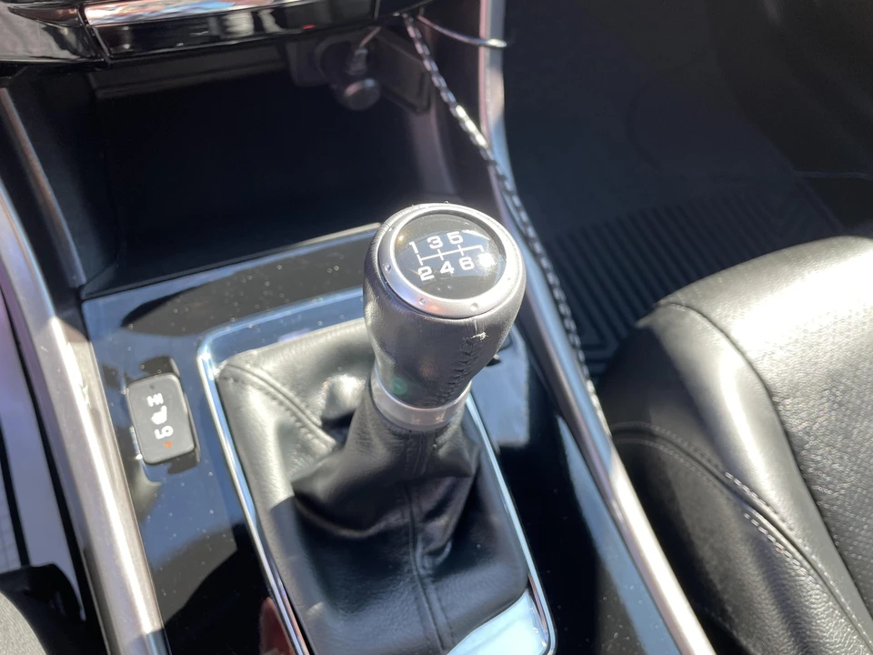 2016 Honda Accord 9th Gen - Image 21 of 31