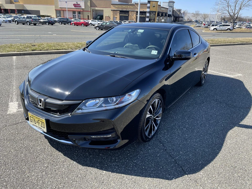 2016 Honda Accord 9th Gen - Image 3 of 31